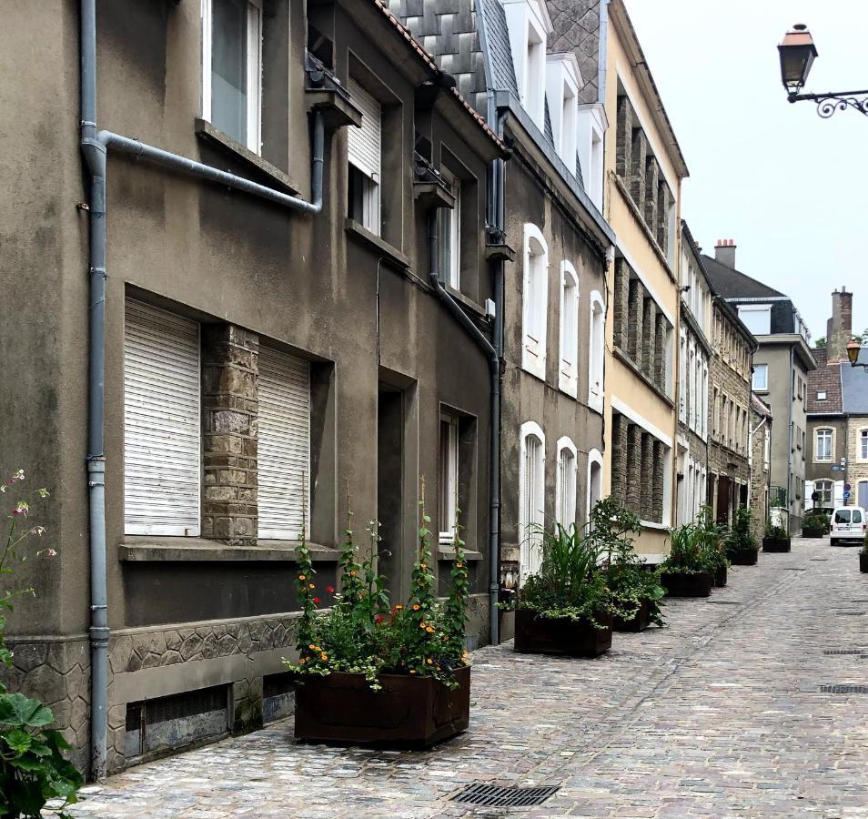 T3 en vieille ville 2adult 2 enfants parking gratuit - by La Source d'OrFée Boulogne-sur-Mer Exterior foto