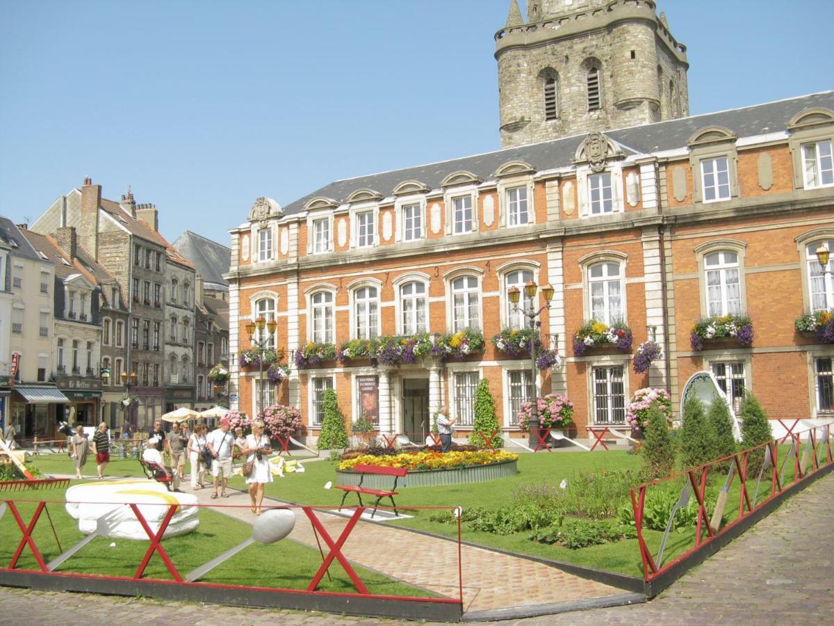 T3 en vieille ville 2adult 2 enfants parking gratuit - by La Source d'OrFée Boulogne-sur-Mer Exterior foto